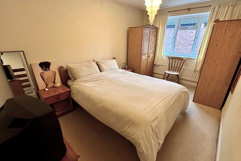 38 Berkeley Crescent, Frimley, Camberley, GU16 8YN