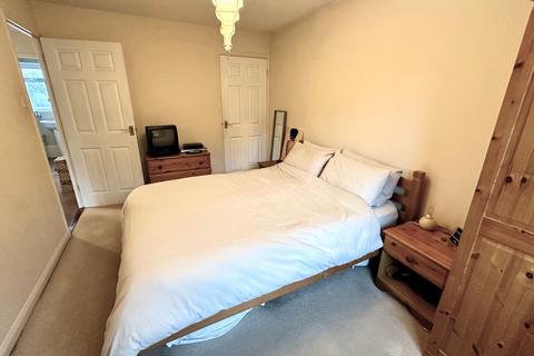 38 Berkeley Crescent, Frimley, Camberley, GU16 8YN
