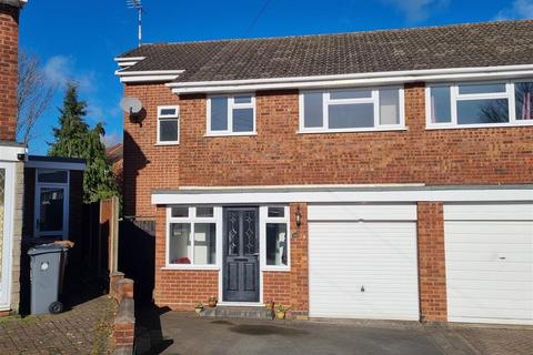 44 Lammas Close, Solihull, B92 8PA