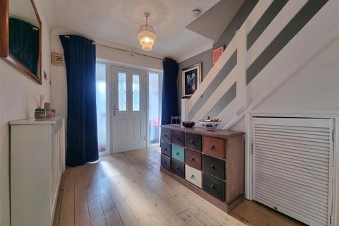 44 Lammas Close, Solihull, B92 8PA