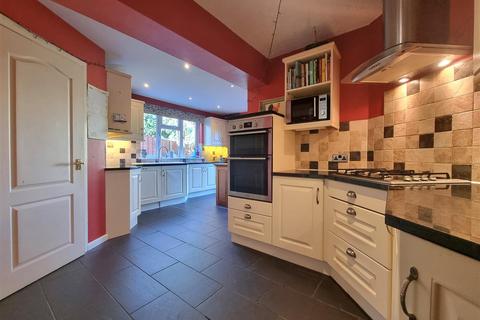 44 Lammas Close, Solihull, B92 8PA