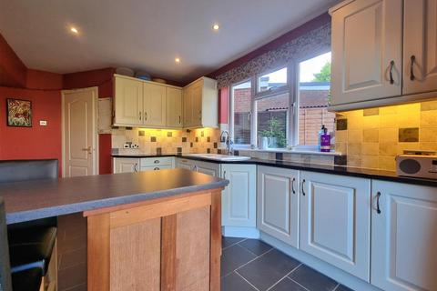 44 Lammas Close, Solihull, B92 8PA