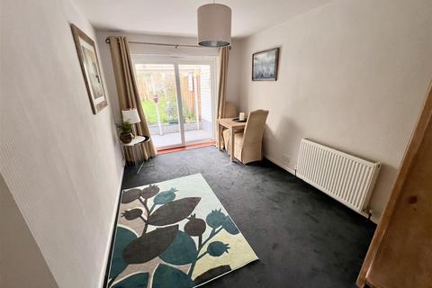 4 Blackford Road, Shirley, Solihull, B90 4BT