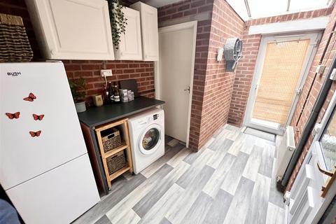 4 Blackford Road, Shirley, Solihull, B90 4BT