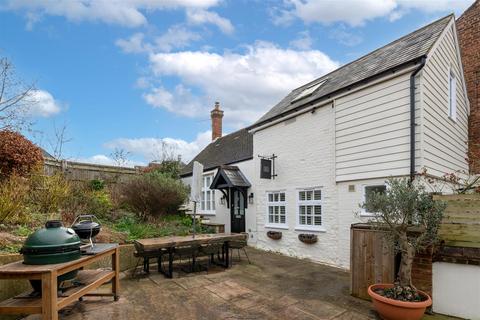 2 bedroom semi-detached house for sale, Nutley Lane, Reigate