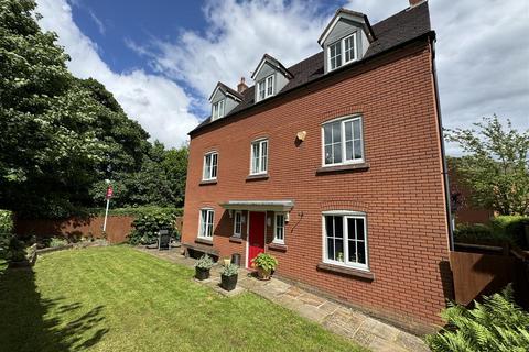 5 bedroom detached house for sale, Joules Drive, Stone