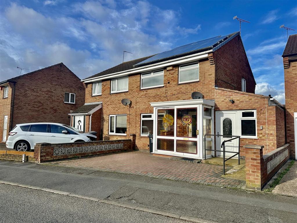 Trevino Drive, Leicester LE4 4 bed semidetached house for sale £300,000