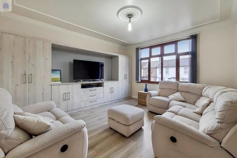 3 bedroom end of terrace house for sale, Tottenhall Road, London N13