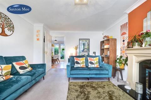 22 Grenoside Mount, Grenoside, Sheffield, S35 8SL