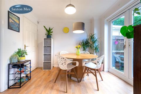 22 Grenoside Mount, Grenoside, Sheffield, S35 8SL
