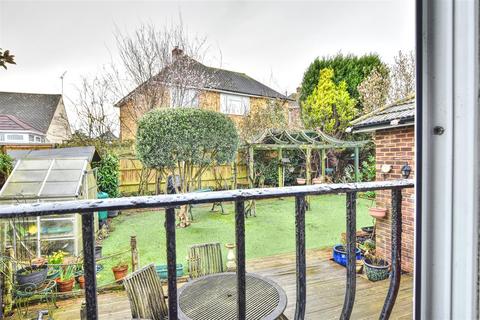 15 Blackfields Avenue, Bexhill-on-sea, TN39 4JL