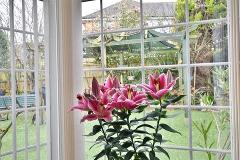 15 Blackfields Avenue, Bexhill-on-sea, TN39 4JL