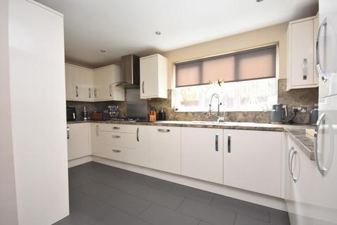 4 bedroom detached house for sale - 17 St. Marys Court, Cardiff, CF5 5PU