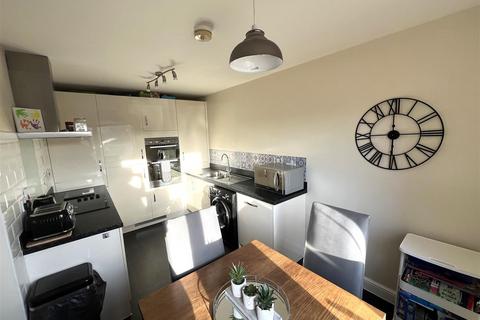 3 bedroom semi-detached house for sale - Cromwell Place, Newcastle