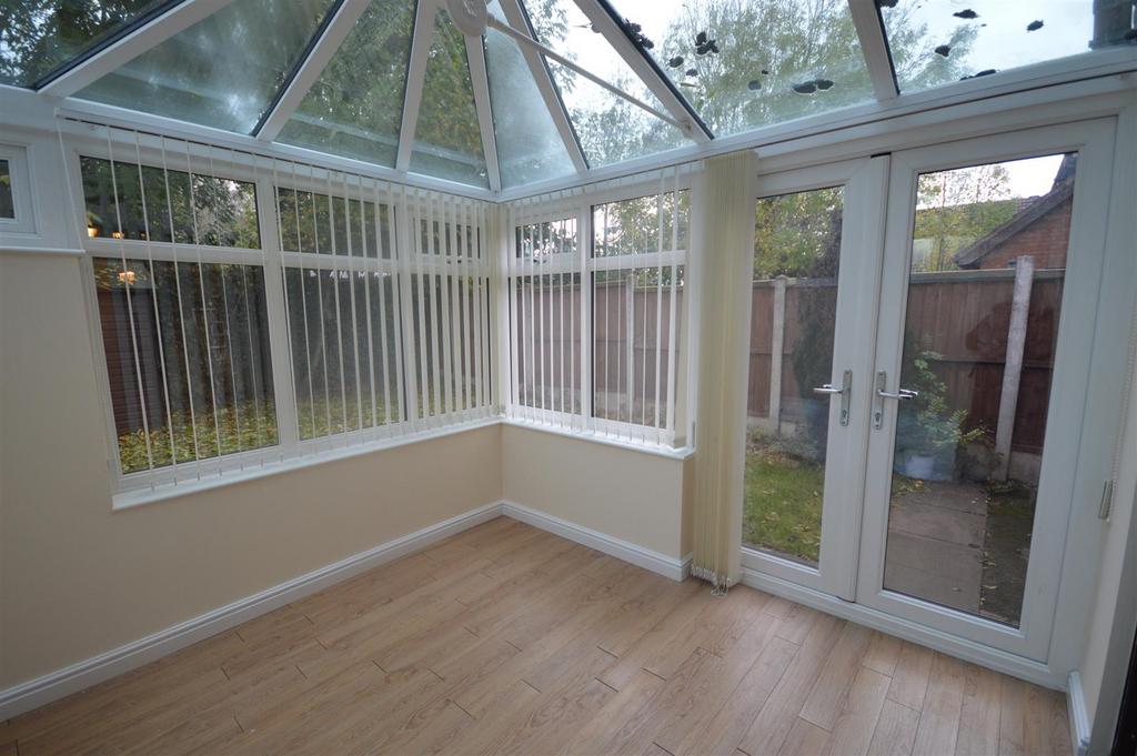 Danebower Road, Trentham, 2 bed semidetached house £725 pcm (£167 pw)