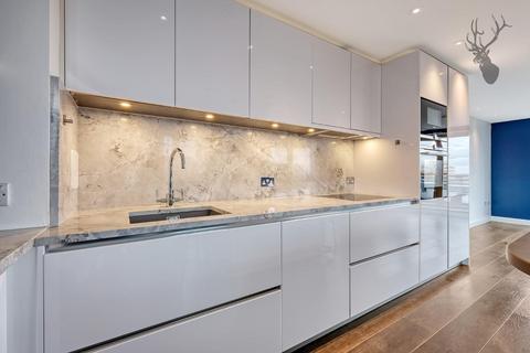 2 bedroom penthouse for sale, Roundwood Court, Bethnal Green
