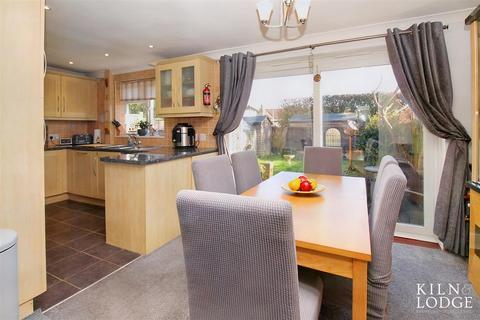 4 bedroom semi-detached house for sale - Willow Bank, Chelmsford