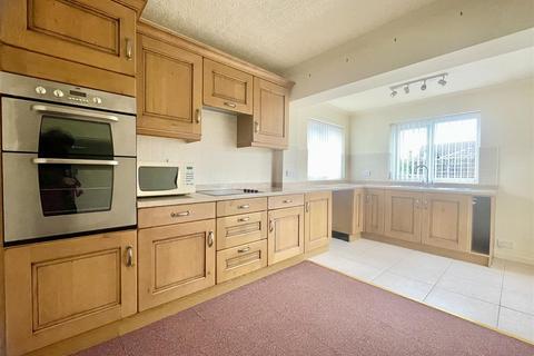 3 bedroom semi-detached bungalow for sale, Beech Close, Sherburn In Elmet, Leeds