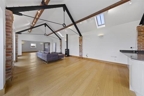 4 bedroom barn conversion for sale, Wold Road, Tansor PE8