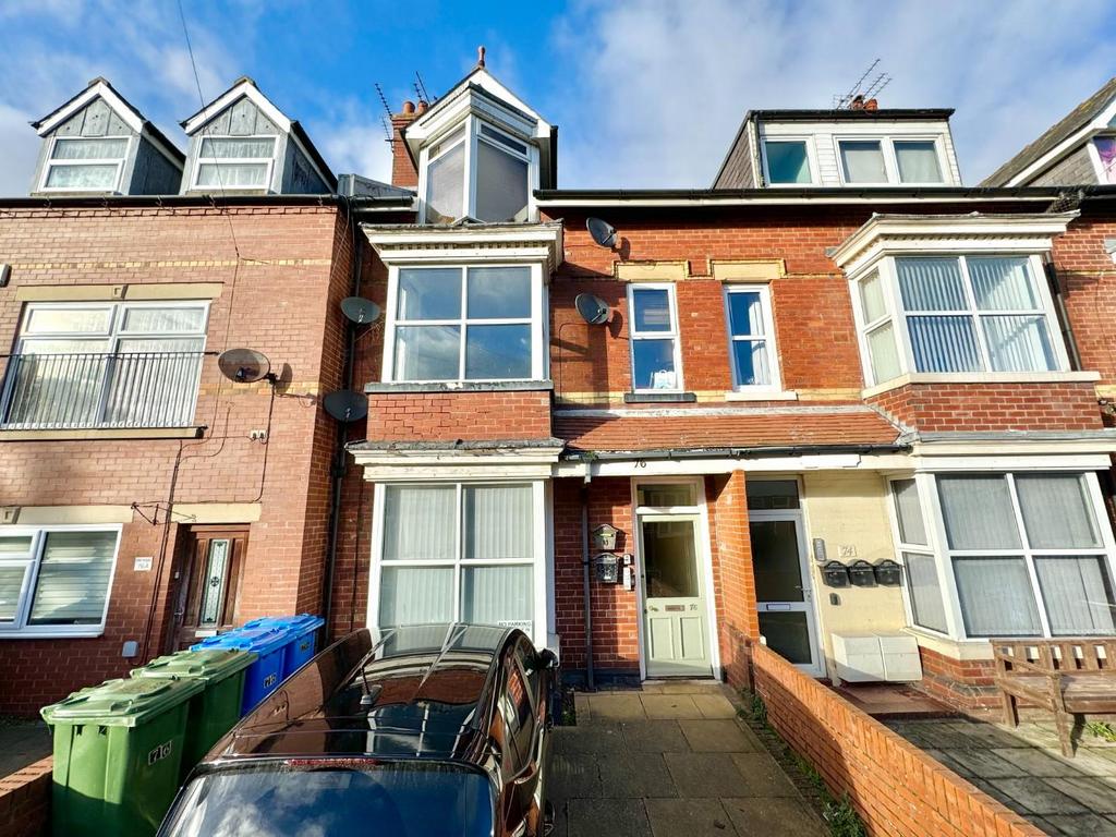 1 Bed Second Floor Flat, Horsforth... 1 bed property £550 pcm (£127 pw)