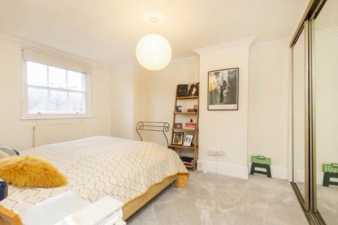 2 bedroom flat to rent, NW1