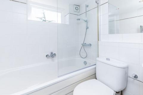 2 bedroom flat to rent, NW1