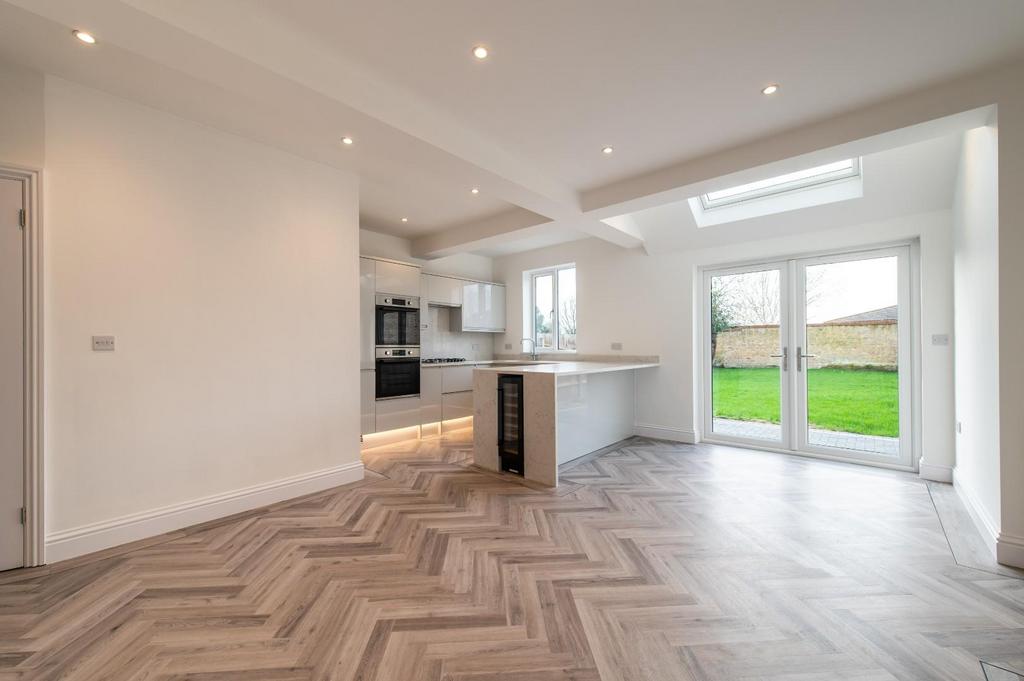 Elmcroft Avenue, Sidcup 4 bed semidetached house for sale £700,000