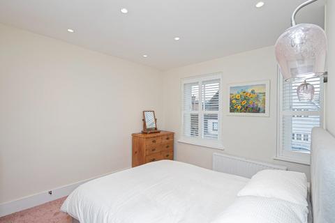 3 bedroom end of terrace house for sale, Princes Road, Buckhurst Hill IG9