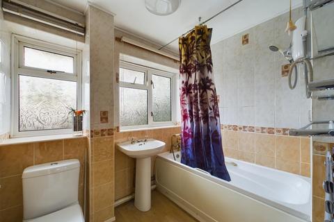 64 Barrington Road, Crawley, RH10 6DB