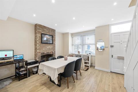 3 bedroom house for sale, Aston Road, London