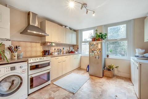 98a Catford Hill, London, SE6 4PU