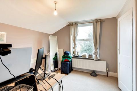 98a Catford Hill, London, SE6 4PU