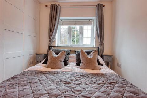 53 Boythorpe Crescent, Chesterfield, S40 2NX
