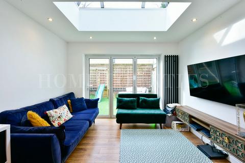 2 bedroom apartment for sale, Highview Close, Potters Bar, EN6