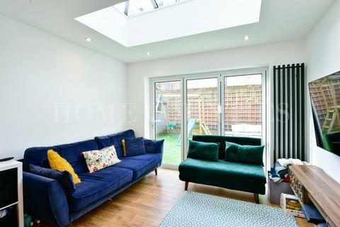 2 bedroom apartment for sale, Highview Close, Potters Bar, EN6