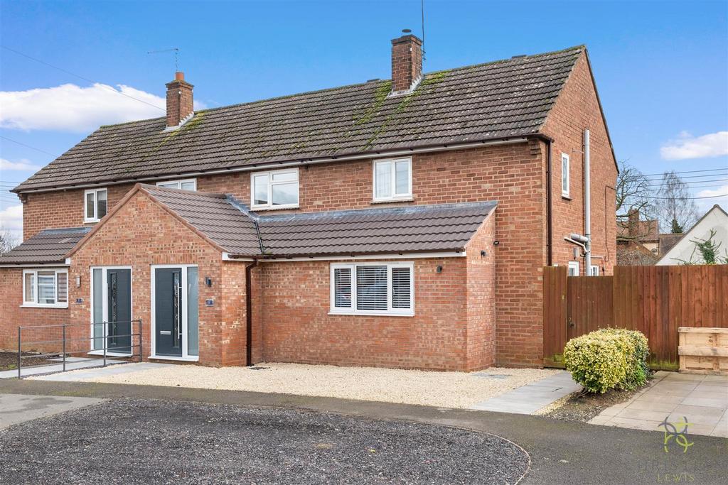 Millfield Estate, Pershore WR10 3 bed semidetached house for sale £385,000