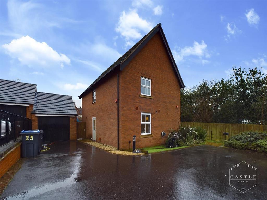 Kensington Avenue, Burbage 3 bed detached house £319,995