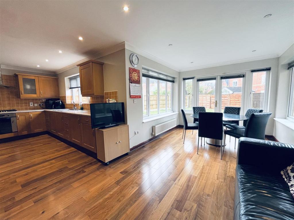 Woodlea, Altrincham 4 bed detached house for sale £830,000