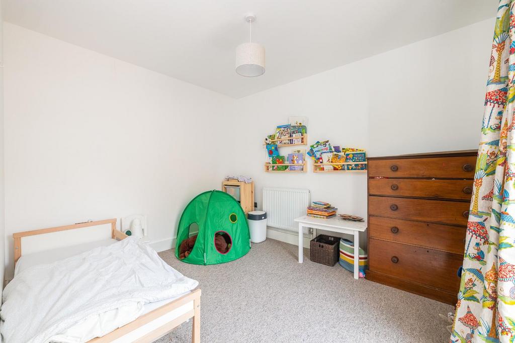 8 Carsons Road - 14.jpg
