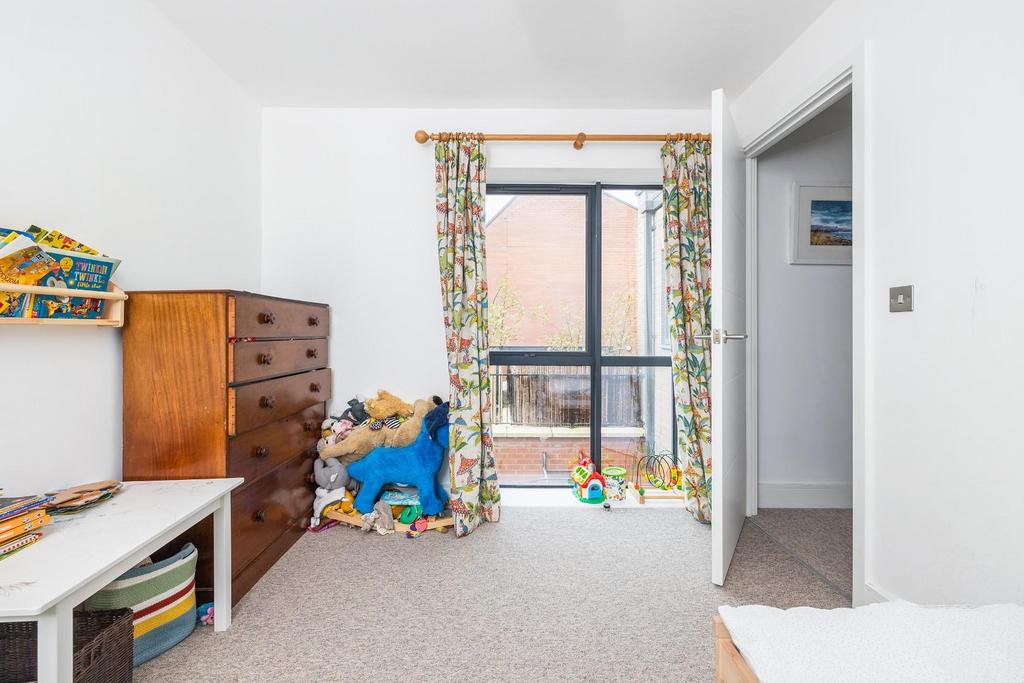 8 Carsons Road - 15.jpg