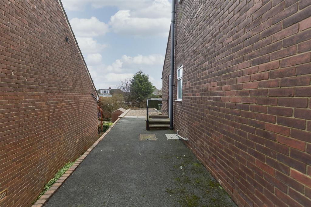 Bramleys Estate Agents - North Cross Road (26).jpg