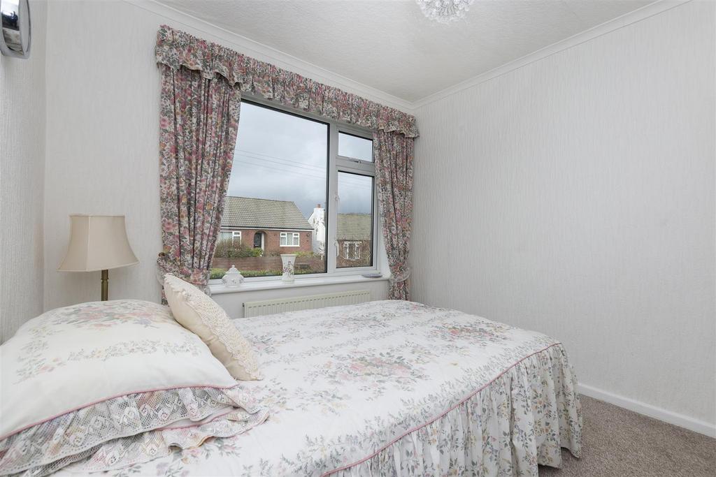 Bramleys Estate Agents - North Cross Road (8).jpg