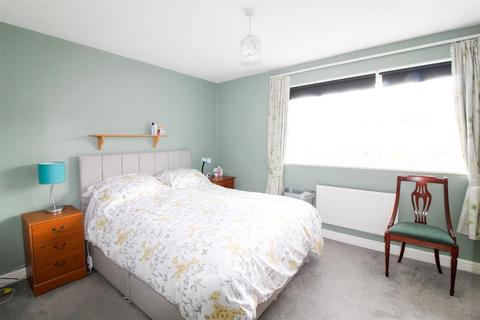 14 Bellingham Close, Thirsk, YO7 1FX