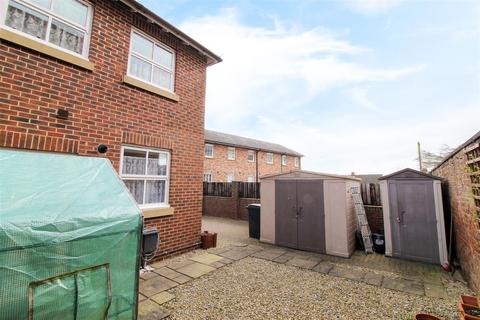14 Bellingham Close, Thirsk, YO7 1FX