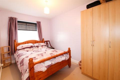 14 Bellingham Close, Thirsk, YO7 1FX