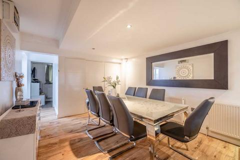 Twyneham Pinewood Green, Iver, SL0 0QG