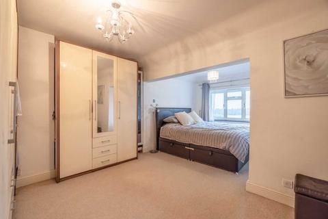 Twyneham Pinewood Green, Iver, SL0 0QG