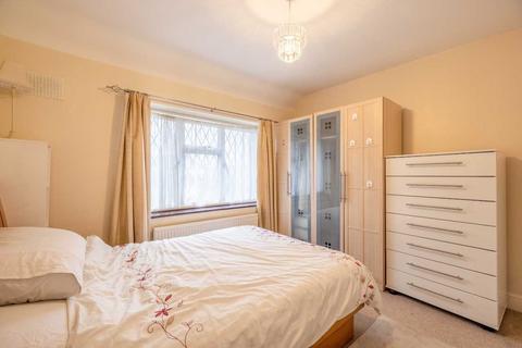 Twyneham Pinewood Green, Iver, SL0 0QG