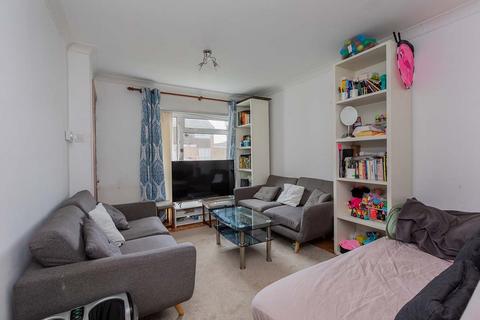 16 Dart Close, Slough, SL3 8UY