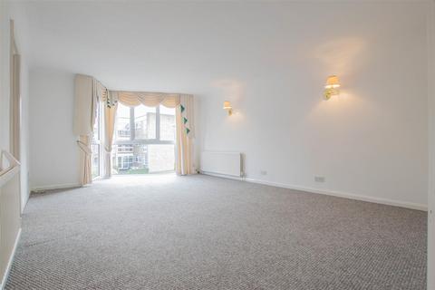 7, Eversley Lodge Park View, Hoddesdon, EN11 8PH